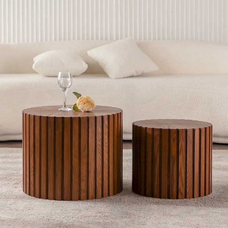 Table basse ronde noyer, Plateau MDF, Côtés sculptés en relief, 1 personne