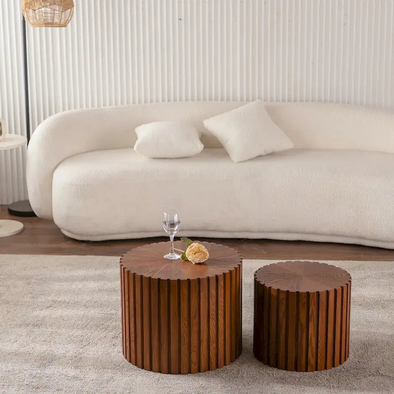 Table basse ronde noyer, Plateau MDF, Côtés sculptés en relief, 1 personne