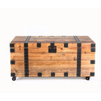 Table basse malle vintage marron avec rangement et roulettes – 1 personne