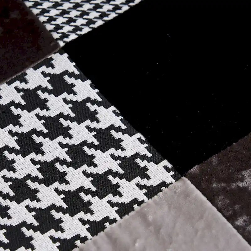 Fauteuil d'appoint dossier haut gris / patchwork – Micro tissu d'ameublement façon lin, pieds en bois d'hévéa, siège individuel