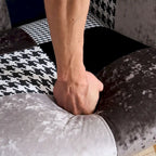 Fauteuil d'appoint dossier haut gris / patchwork – Micro tissu d'ameublement façon lin, pieds en bois d'hévéa, siège individuel